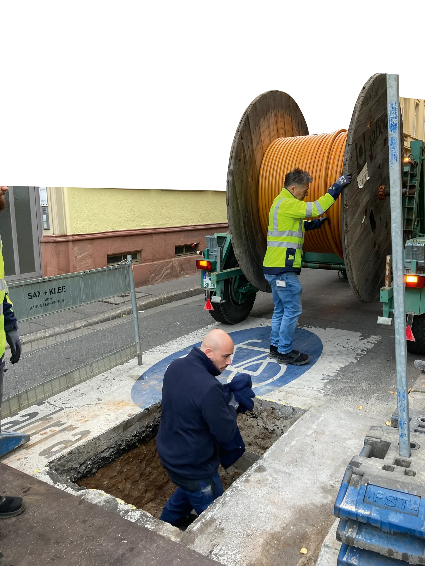 Eine Immobilie in der Heidelberger Altstadt wird ans Glasfasernetz angeschlossen.