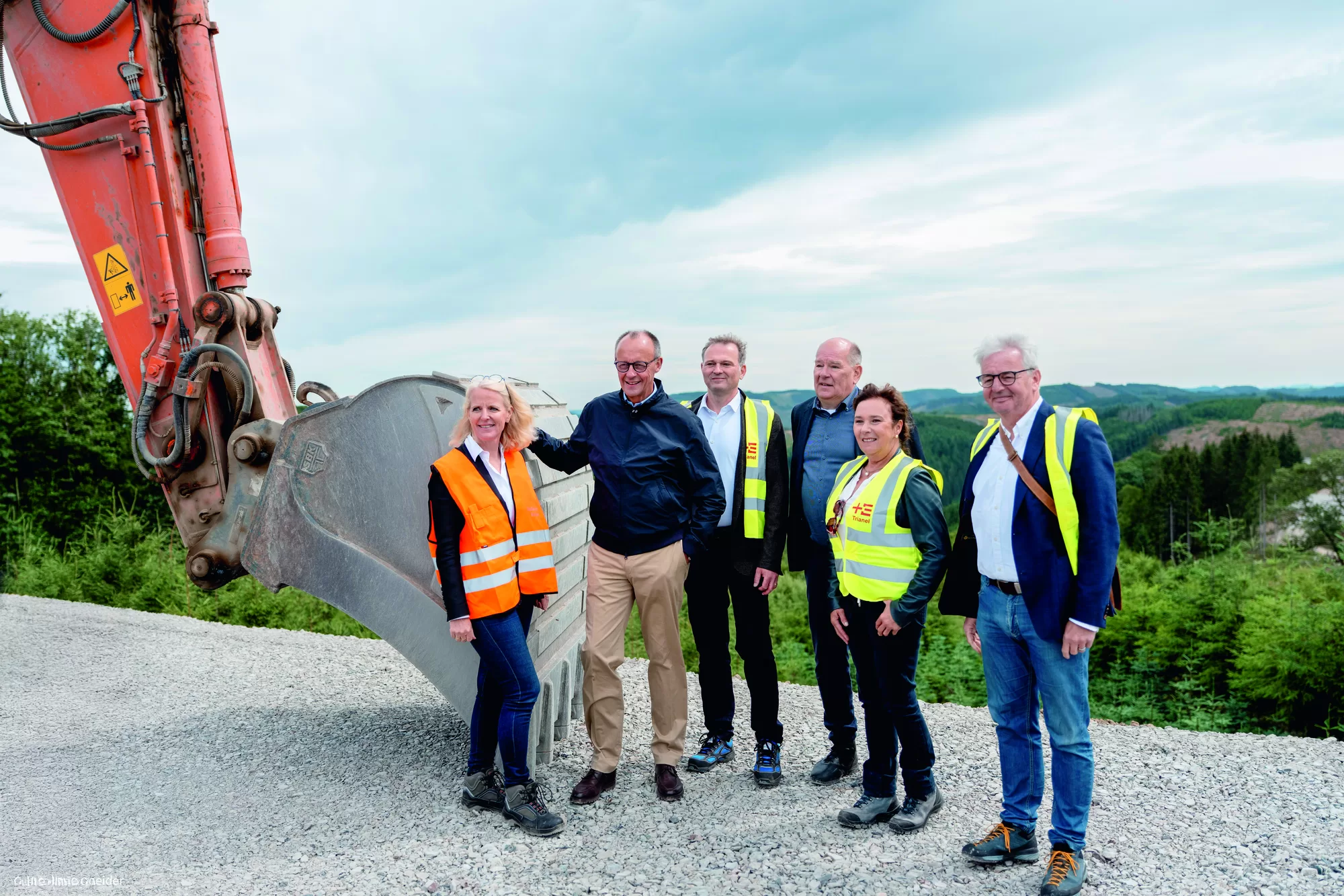 Bundeskanzler Friedrich Merz im Juli 2025 im Windpark Sundern – einem Stadtwerke-Kooperationsprojekt der Trianel Wind und Solar, an dem die Stadtwerke Heidelberg als einer der größten Partner beteiligt sind.